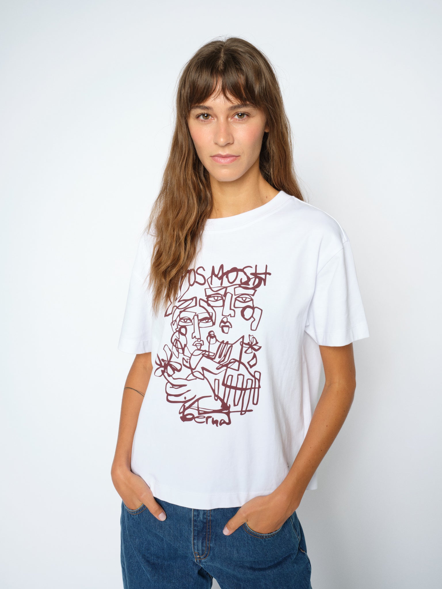 Modelshot / White / Detail